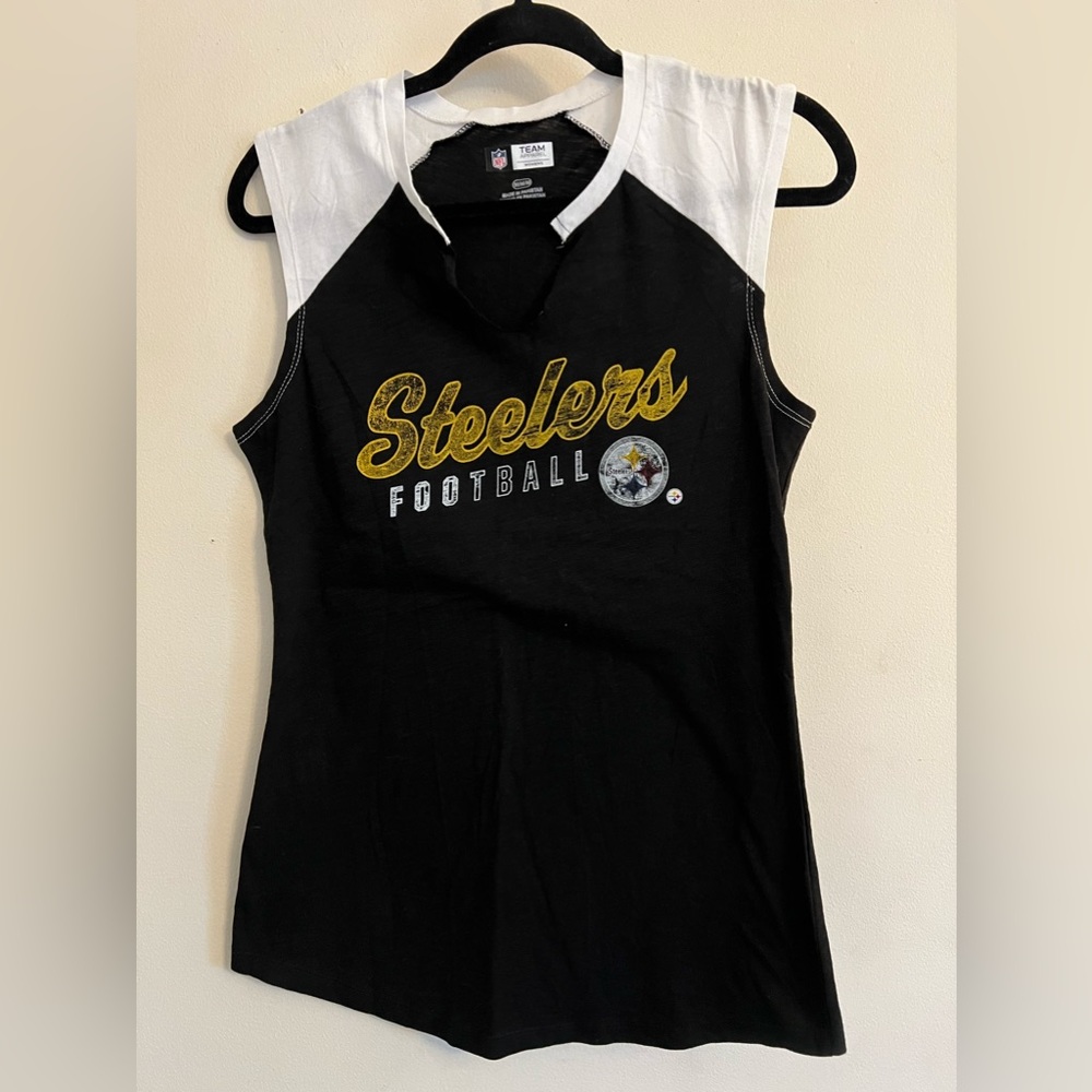 NFL Team Apparel Steelers sleeveless t-shirt women’s size M